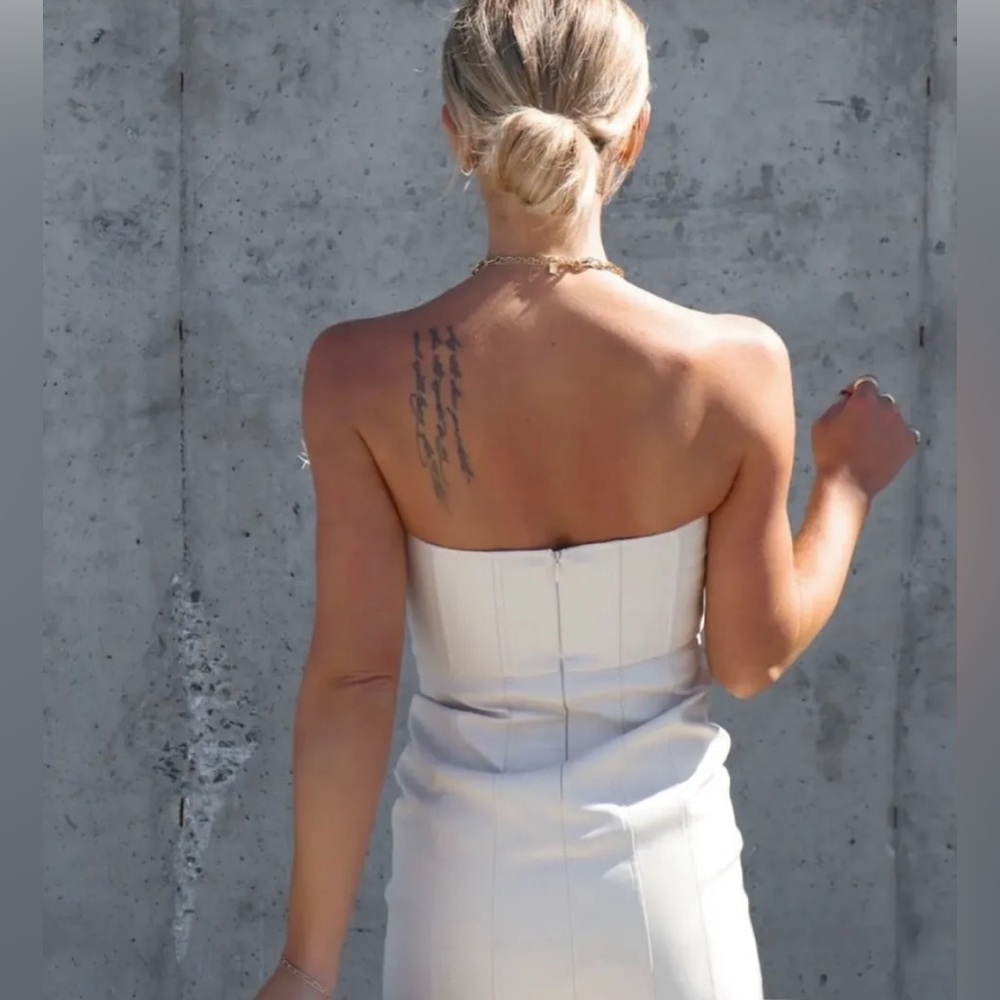 Chic cream faux Leather Dress with Feathers - Picture 3 of 4